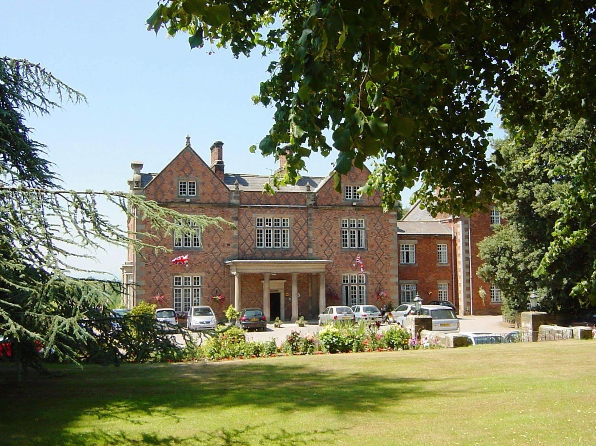 טרפורלי Willington Hall Hotel מראה חיצוני תמונה